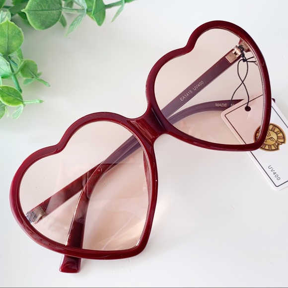 Red Heart Sunglasses - Picture 2 of 8